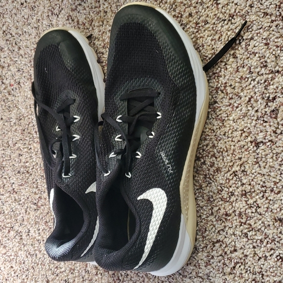 Nike Flywire shoes - Picture 2 of 4